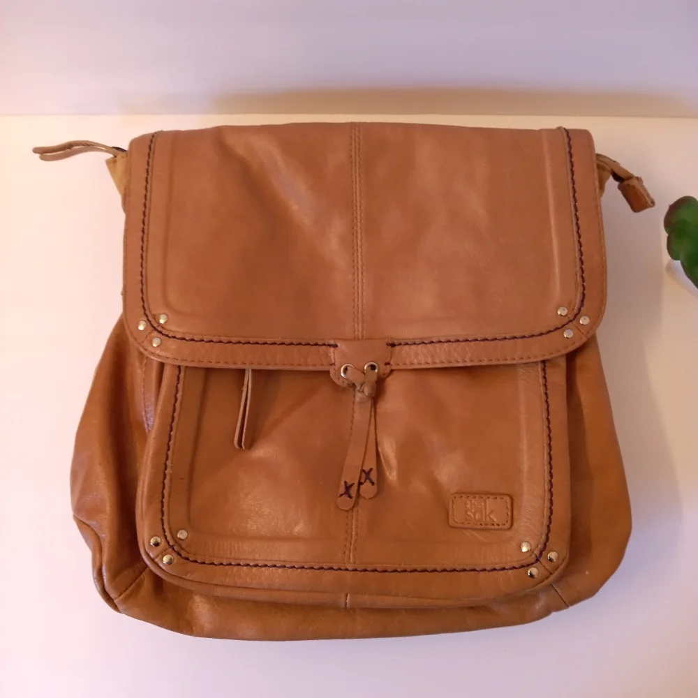 Leather Crossbody Bag in Tan - Stylish Everyday Carry